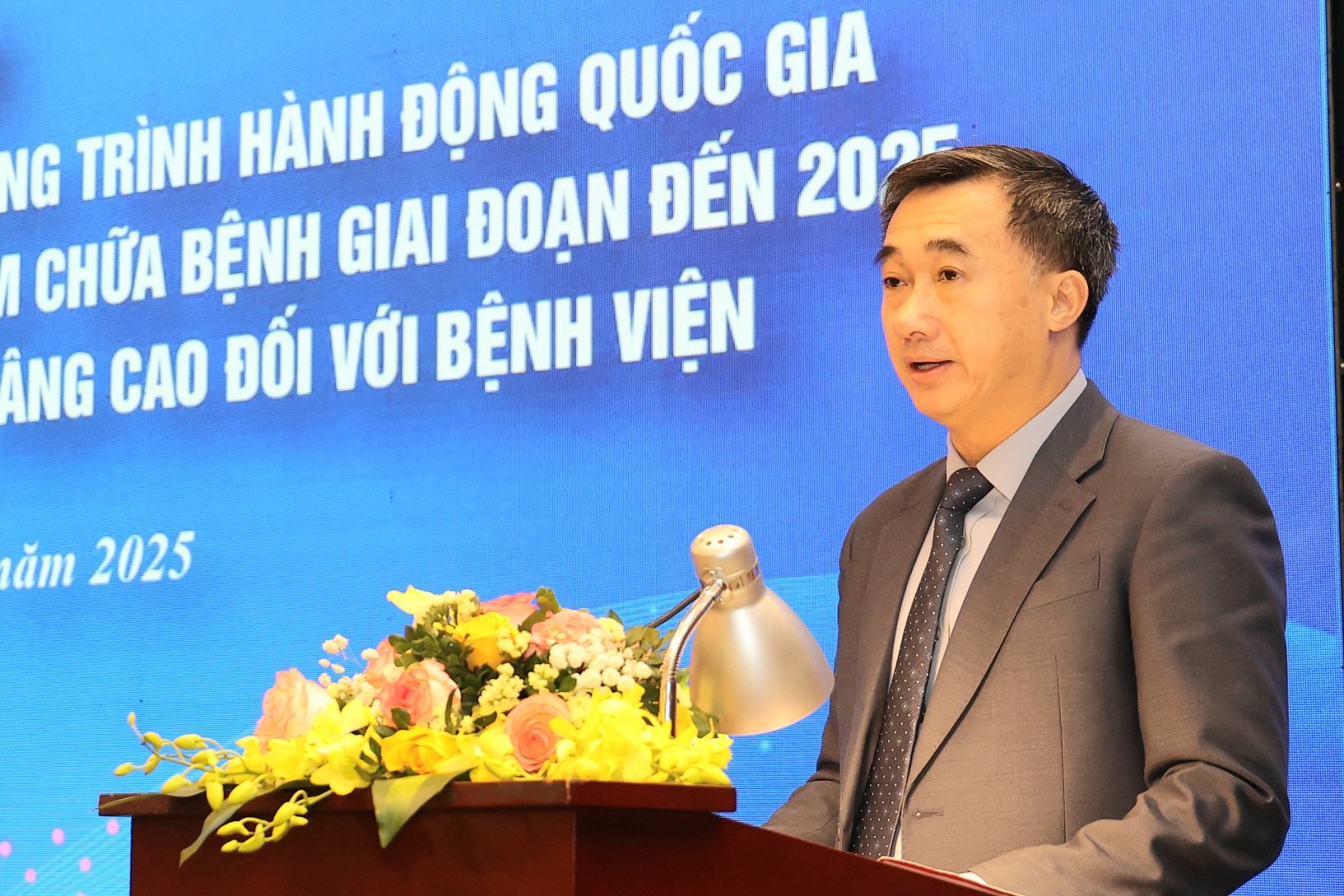 סגן השר טראן ואן תואן: מטופלים בינלאומיים רבים בחרו בווייטנאם כיעד אמין - תמונה 1.