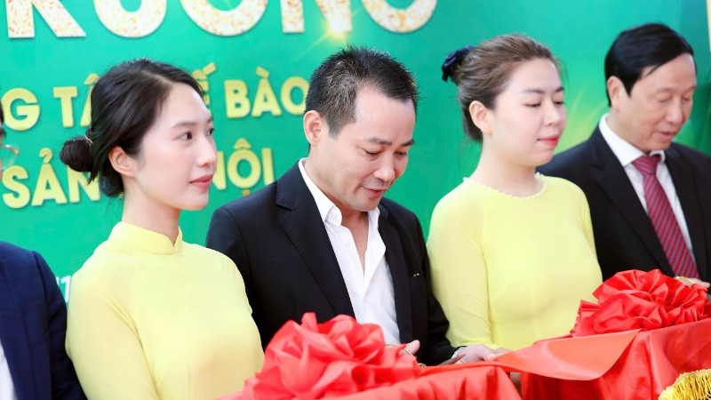 افتتح مستشفى هانوي لأمراض النساء والولادة رسميًا مركز الخلايا الجذعية - بنك الأنسجة.