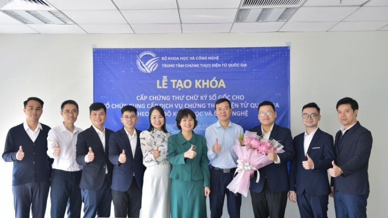 טקס ליצירת המפתח להנפקת תעודת החתימה הדיגיטלית המקורית עבור הארגון הלאומי לספקי שירותי הסמכה אלקטרונית.