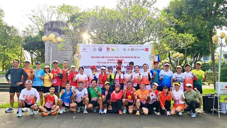 جیا لای: بیش از ۱۰۰ دونده در مسابقه دو «پیوند عشق» شرکت می‌کنند - عکس ۱