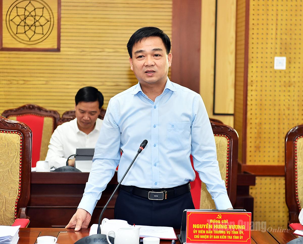 На конференції виступив голова Ревізійної комісії провінційного партійного комітету товариш Нгуєн Хунг Вуонг.