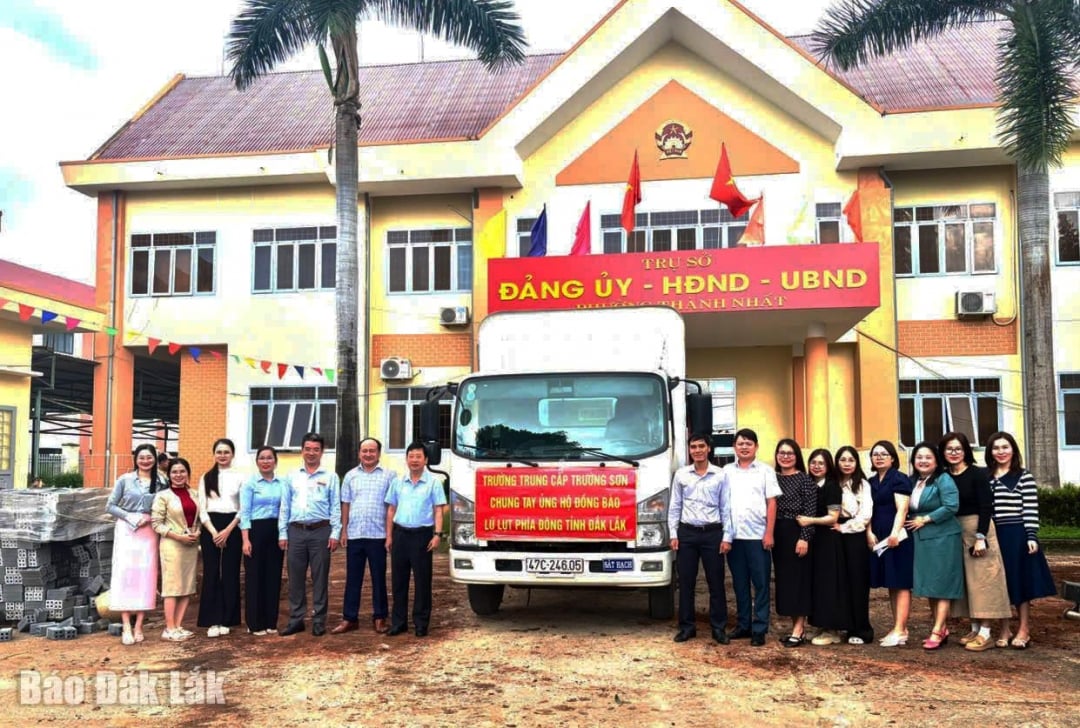 استقبل ممثل لجنة شعب مقاطعة ثانه نهات