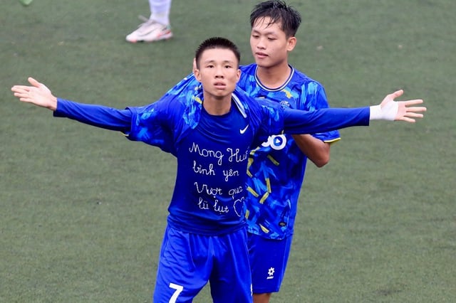 2 đội phía nam hiên ngang vào bán kết, cục diện bóng đá sinh viên lại hay - Ảnh 1.