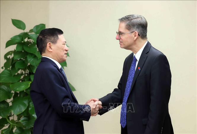 ຄຳບັນຍາຍຮູບພາບ