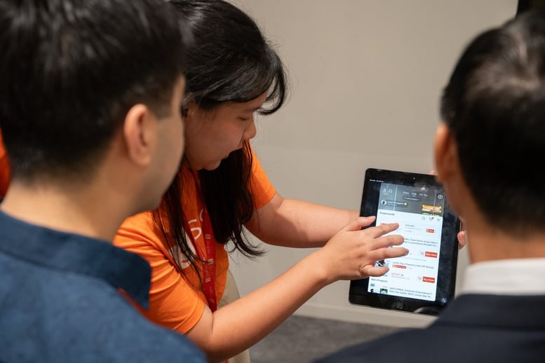 Sanayi ve Ticaret Bakanlığı ve Shopee, Vietnam mallarının ASEAN pazarına çevrimiçi perakende ihracatını teşvik etmek için işbirliği yapıyor - Fotoğraf 3. Bộ Công Thương và Shopee hợp tác thúc đẩy xuất khẩu trực tuyến bán lẻ hàng Việt sang thị trường ASEAN- Ảnh 3.