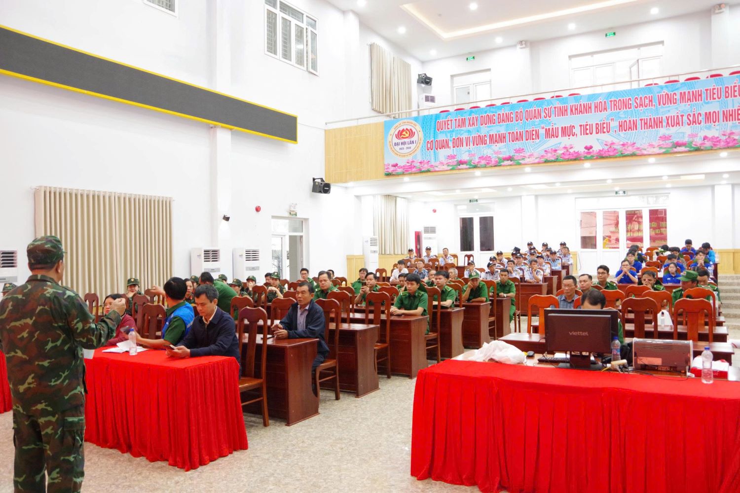 Ο επικεφαλής της Επαρχιακής Στρατιωτικής Διοίκησης ενημέρωσε για το σχέδιο διανομής ανθρωπιστικής βοήθειας στον λαό.