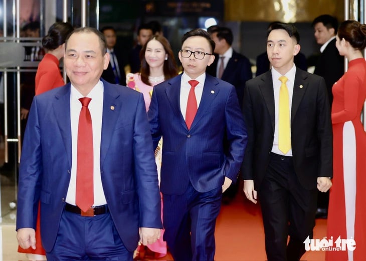 Con trai tỉ phú Phạm Nhật Vượng làm Tổng giám đốc công ty thép thay ông Đỗ Tiến Sĩ - Ảnh 1.