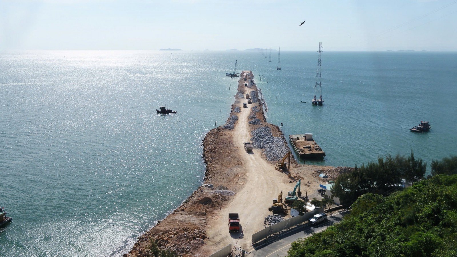 হা তিয়েন জেনারেল বন্দরের দিকে যাওয়ার রাস্তার প্রকল্পটি সম্পূর্ণরূপে ভিয়েতনামের সার্বভৌমত্বের উপর নির্ভরশীল।