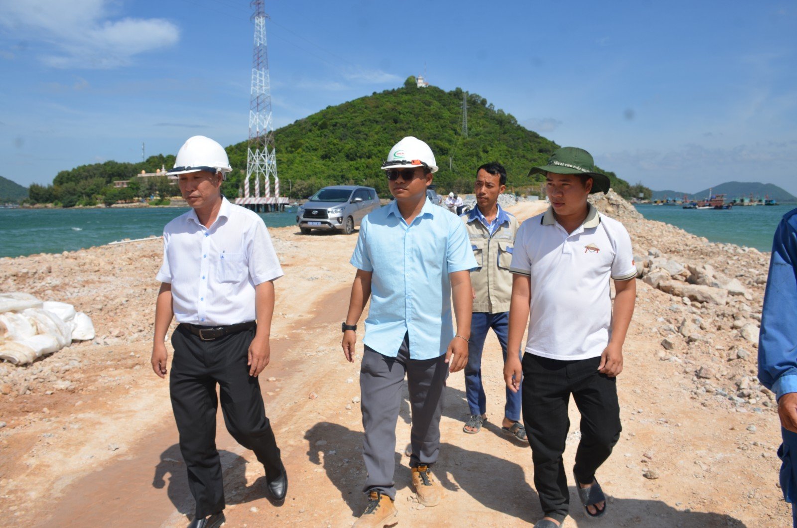 হা তিয়েন জেনারেল বন্দরের দিকে যাওয়ার রাস্তার প্রকল্পটি সম্পূর্ণরূপে ভিয়েতনামের সার্বভৌমত্বের উপর নির্ভরশীল।