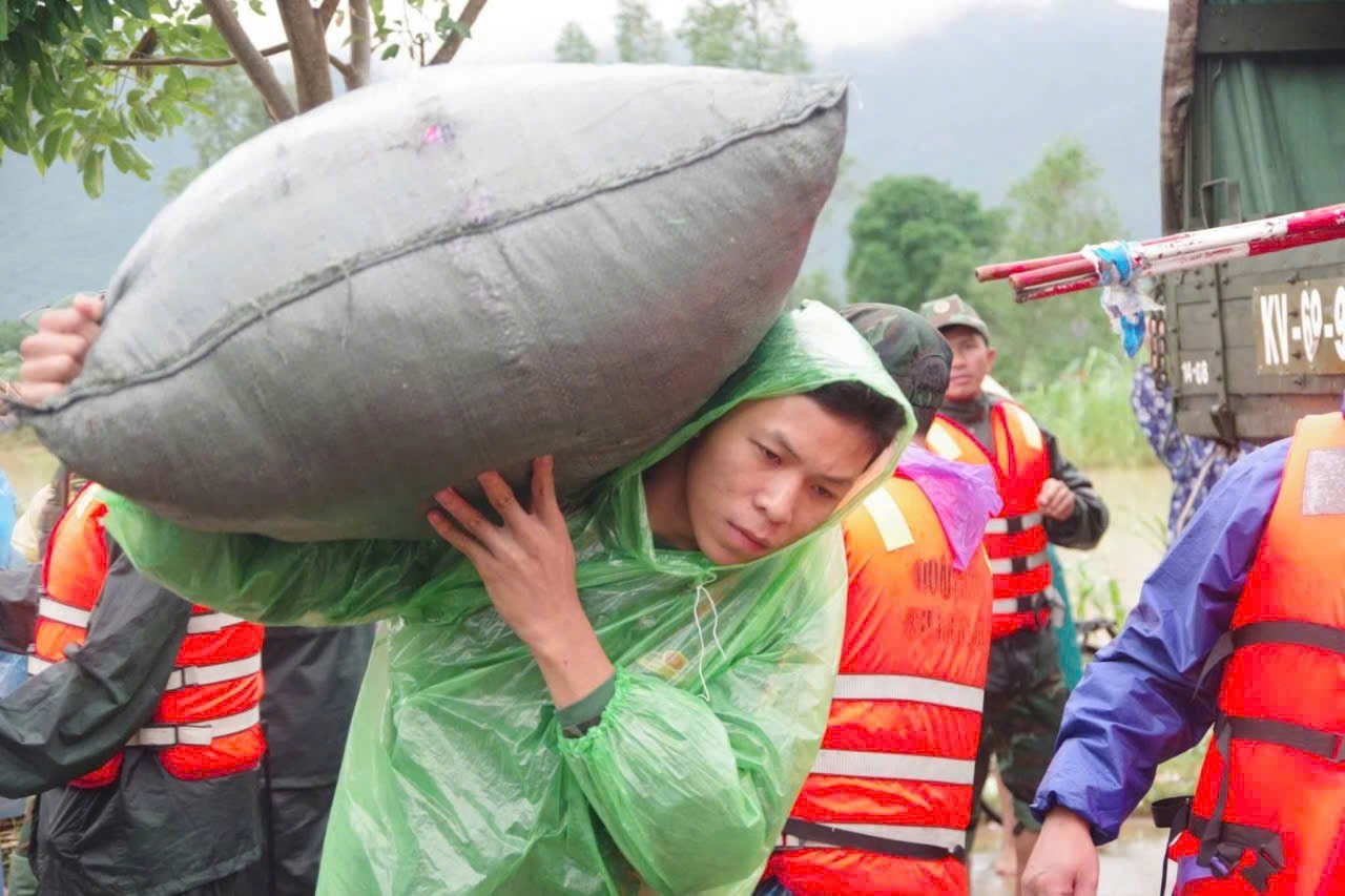 ছবির ক্যাপশন