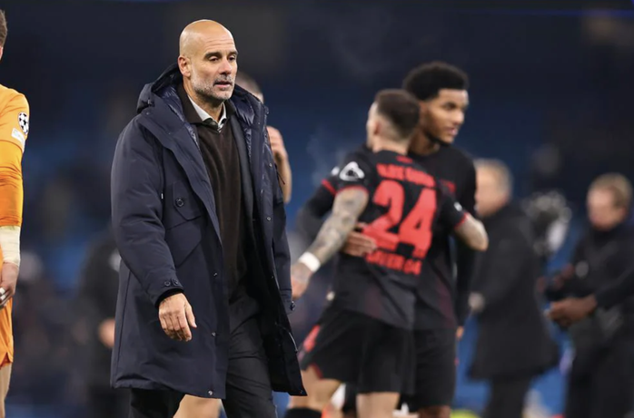 Man City tumbang dari Leverkusen, Pep Guardiola raih tonggak sejarah tak terlupakan - Foto 1.