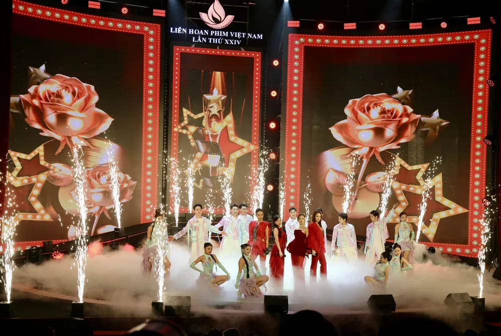 ພິທີມອບລາງວັນ 3.jpg