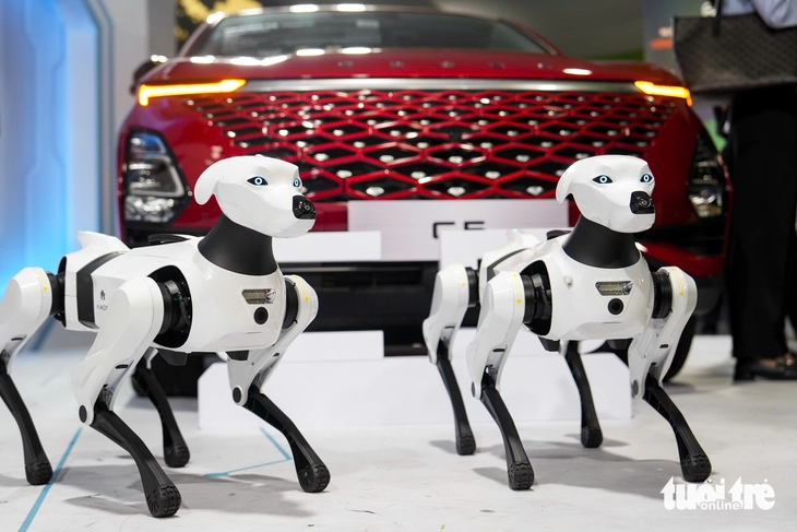 Ngắm loạt công nghệ tiên tiến, hiện đại bậc nhất tại phố đi bộ Nguyễn Huệ - Ảnh 5.