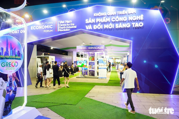 Ngắm loạt công nghệ tiên tiến, hiện đại bậc nhất tại phố đi bộ Nguyễn Huệ - Ảnh 10.