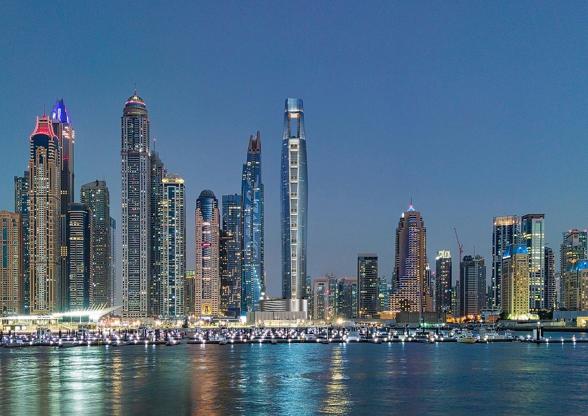 Khám phá bên trong khách sạn cao nhất thế giới - Ảnh 2.