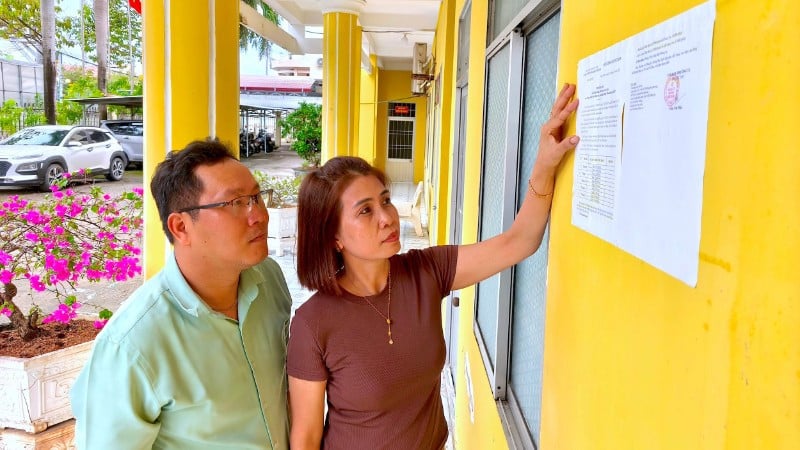 กำหนดการรับพลเมืองจะประกาศที่สำนักงานใหญ่คณะกรรมการพรรค ท้องที่เฮียบถั่น จังหวัดก่าเมา เพื่อให้ประชาชนเข้าใจอย่างชัดเจน