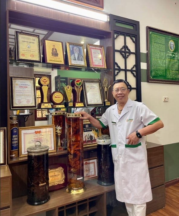 TTUT.BS CK2 Lê Hữu Tuấn - Thuốc Dân Tộc là mảnh ghép quan trọng trong cuộc đời khám chữa bệnh của tôi- Ảnh 2.