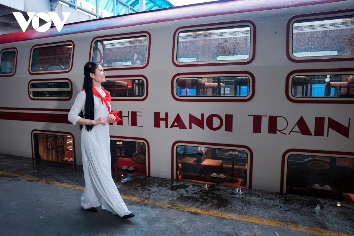 문화 관광, 토착 지식과 관련된 제품, 공예 마을, 전통 요리, OCOP 제품 또는 문화 체험 모델은 모두 큰 수익을 창출할 수 있으며, 베트남의 이미지를 전 세계에 홍보할 수 있습니다.