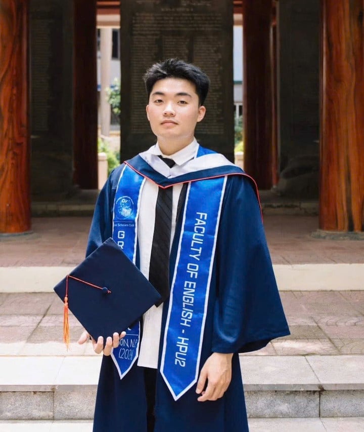 កុមារភាពរបស់ ង្វៀន ភុកសឺន ខ្វះការស្រលាញ់ពីឪពុកម្តាយ មានតែជីដូននៅក្បែរគាត់ (រូបថត៖ NVCC)