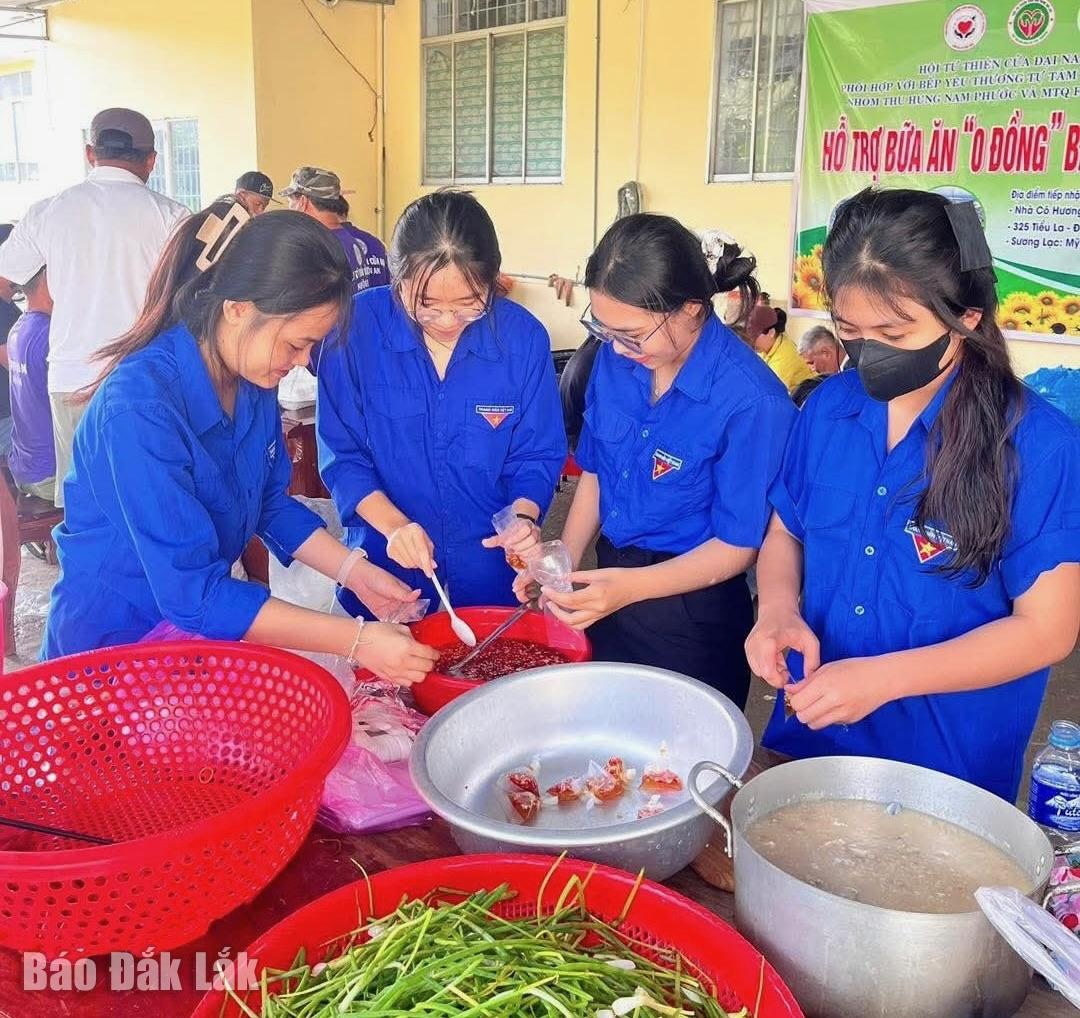 Zúčastněte se aktivit v rýžových kuchyních 0 Dong.