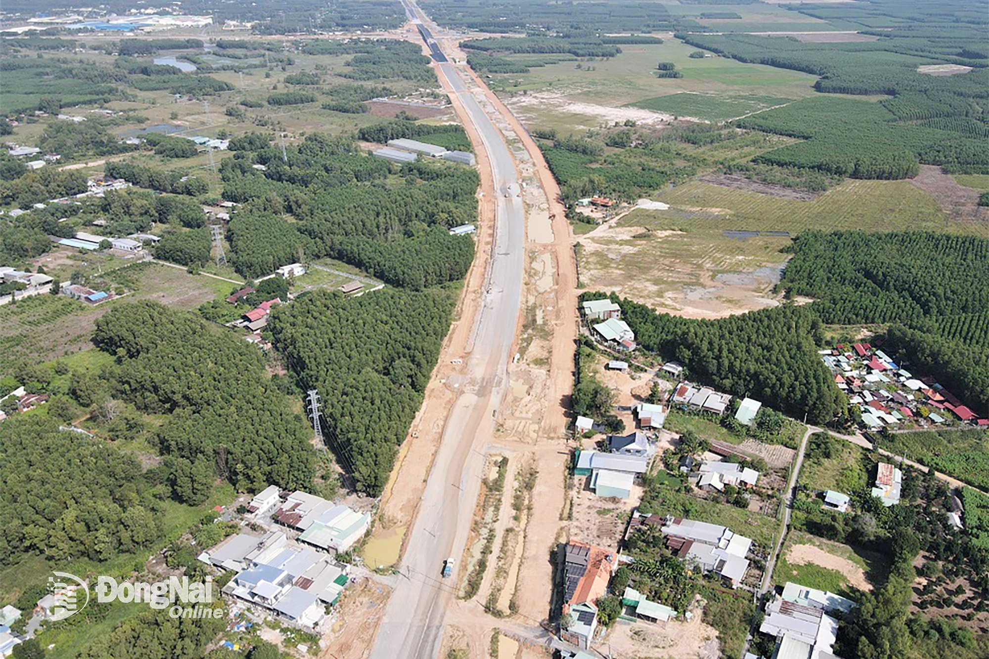 Component 3, Ring Road 3 Project - Ho Chi Minh City section passing through Dong Nai province has a length of more than 11km (excluding Component 1A Project). In which, Dong Nai province will invest in building 5km of the expressway connecting with Component 1A Project and the parallel road along both sides of the expressway for the entire route from Km0+000 to the beginning of Nhon Trach bridge, including 2 bridges over Rach Chay river on the parallel road. Photo: Pham Tung  