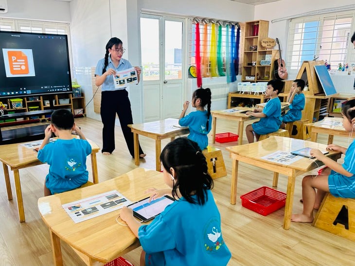 Đầu tư hạ tầng, đào tạo giáo viên cho chuyển đổi số mầm non - Ảnh 2.