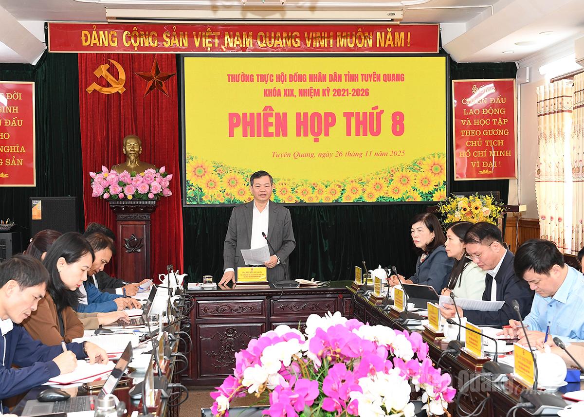 ប្រធានក្រុមប្រឹក្សាប្រជាជនខេត្ត លោក Nguyen Van Son បានដឹកនាំកិច្ចប្រជុំលើកទី ៨ នៃគណៈកម្មាធិការអចិន្ត្រៃយ៍នៃក្រុមប្រឹក្សាប្រជាជនខេត្ត។