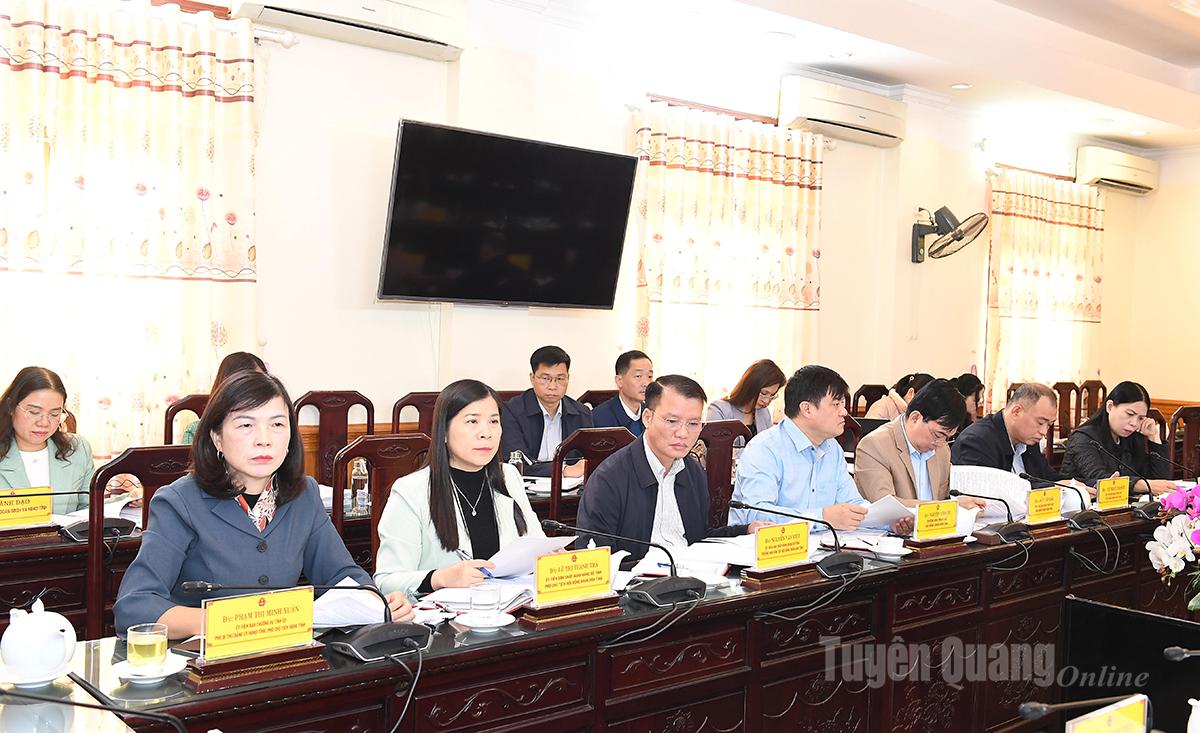 អនុប្រធាន​ក្រុមប្រឹក្សា​ប្រជាជន​ខេត្ត និង​ថ្នាក់ដឹកនាំ​គណៈកម្មាធិការ​ក្រុមប្រឹក្សា​ប្រជាជន​ខេត្ត​បាន​ចូលរួម​កិច្ចប្រជុំ។