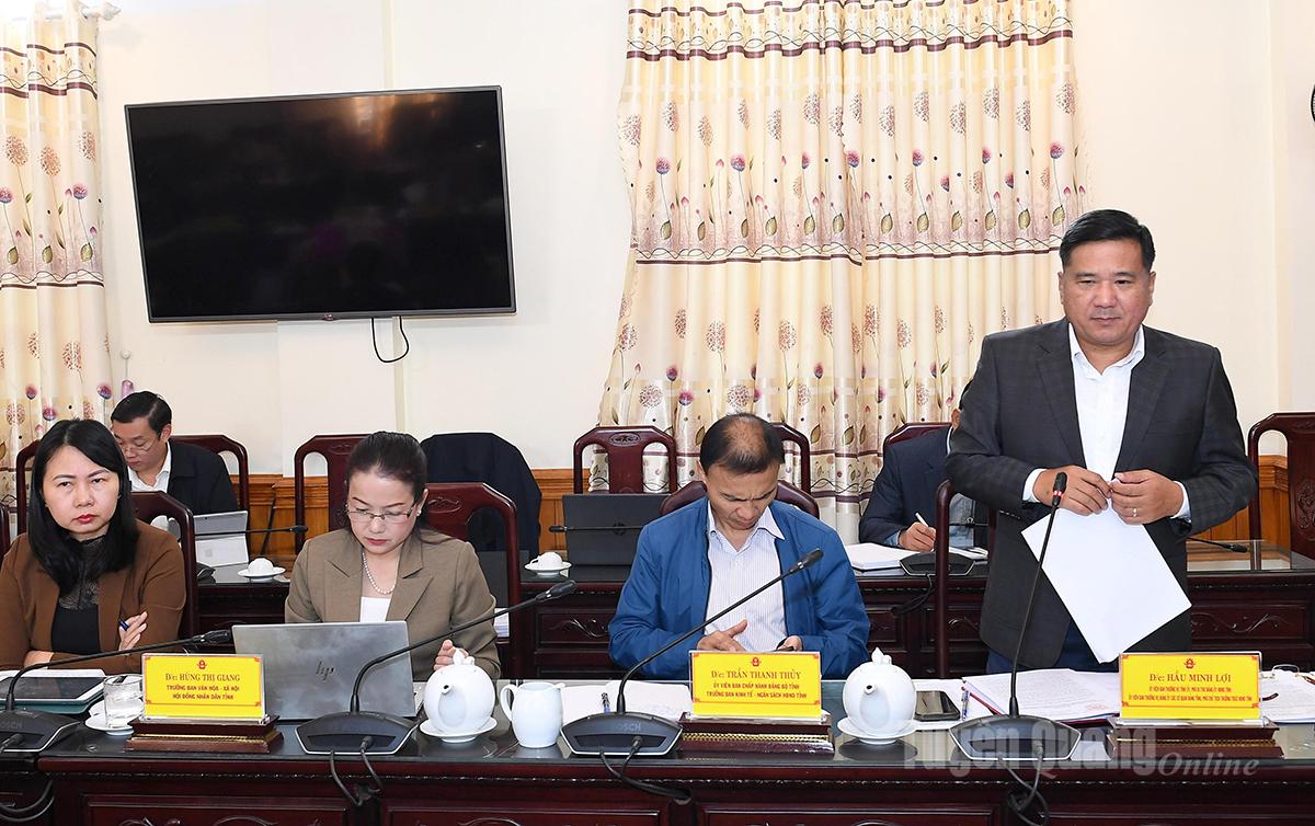 សមមិត្ត Hau Minh Loi អនុប្រធានអចិន្ត្រៃយ៍ក្រុមប្រឹក្សាប្រជាជនខេត្តបានថ្លែងនៅក្នុងកិច្ចប្រជុំ។