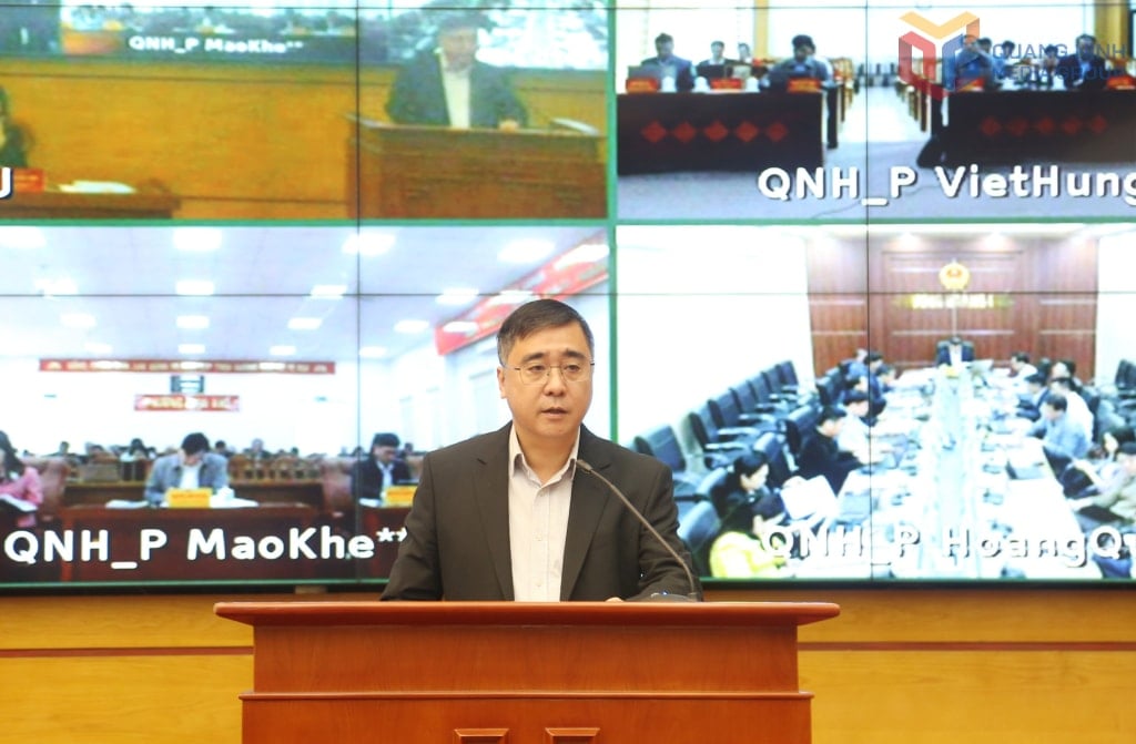 Ο σύντροφος Νγκουγιέν Τσι Ταν, Μόνιμος Αντιπρόεδρος της Επαρχιακής Επιτροπής Πατριωτικού Μετώπου, καθοδήγησε διεξοδικά τη διαδικασία των βημάτων της διαβούλευσης, της επιλογής, της εισαγωγής υποψηφίων για βουλευτές της Εθνοσυνέλευσης, των υποψηφίων για βουλευτές του Λαϊκού Συμβουλίου και της οργάνωσης για τη συλλογή των απόψεων των ψηφοφόρων.