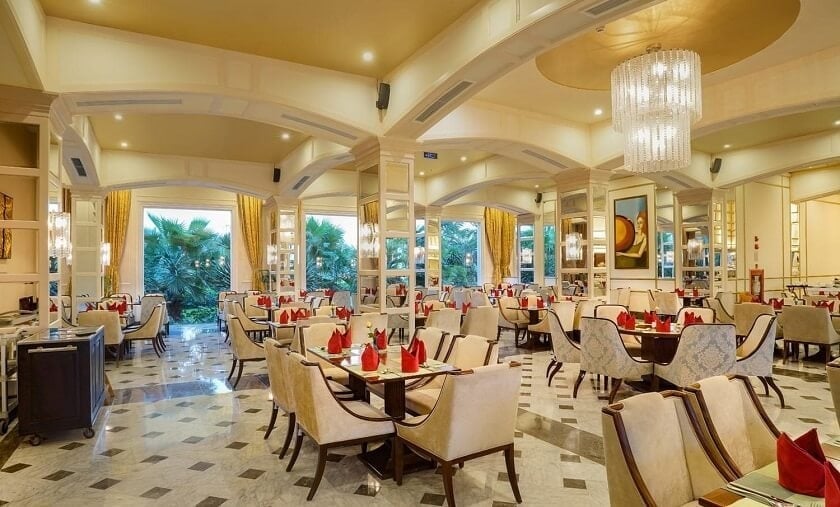 Ruang restoran mewah di Vinpearl Phu Quoc