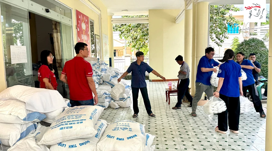 ក្រុមហ៊ុនព្រូដិនសល “ផ្ញើក្តីស្រលាញ់” ដល់កុមារ និងគ្រួសារនៅឃុំ Dien Khanh ខេត្ត Khanh Hoa។ រូបថត៖ ព្រូដិនសលវៀតណាម។