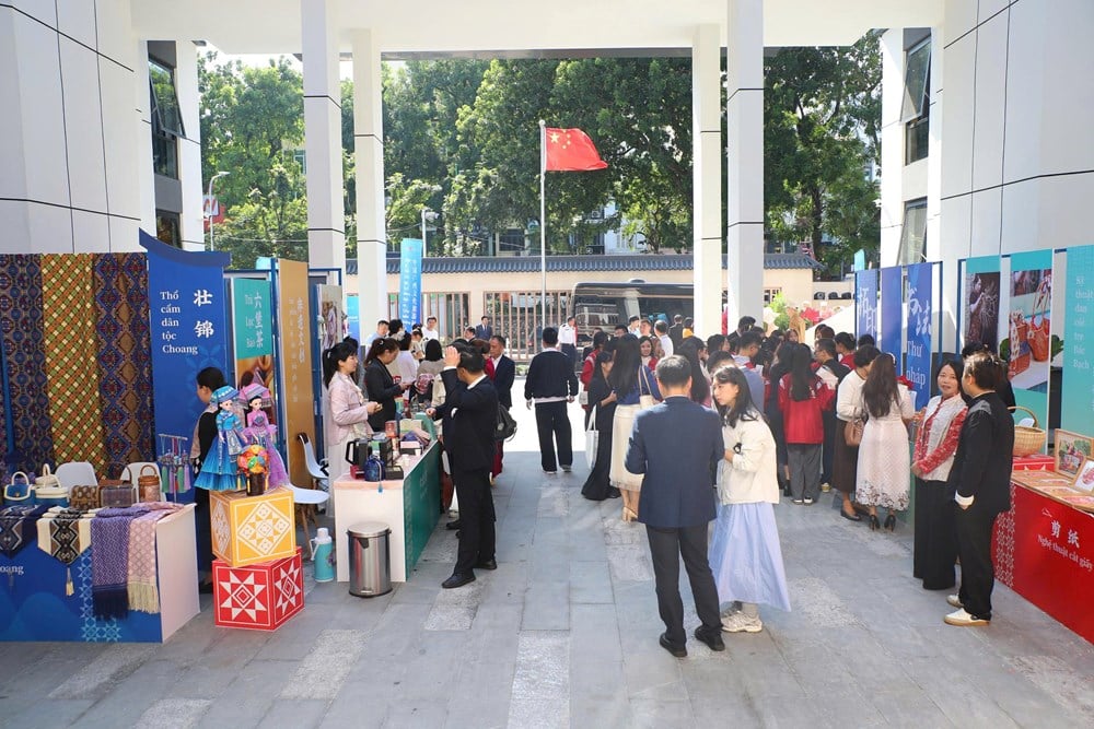 ہنوئی میں گوانگسی ثقافت - سیاحت - سائنس اور ٹیکنالوجی ہفتہ کا افتتاح - تصویر 7