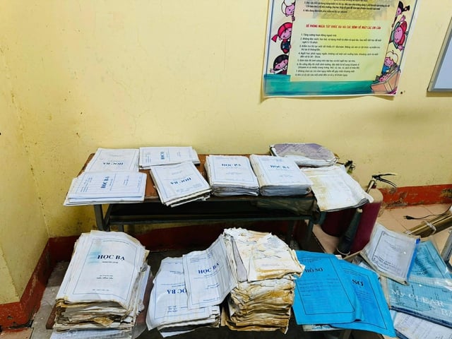 Vừa thoát cảnh cô lập, bệnh viện vùng lũ lập tức hướng về vùng thiên tai- Ảnh 2.