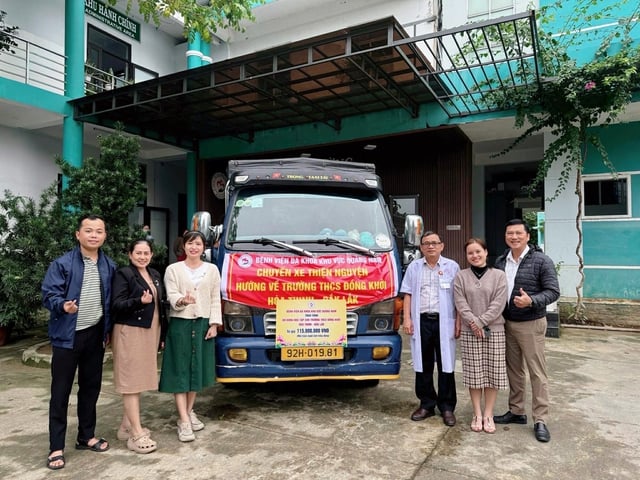 Vừa thoát cảnh cô lập, bệnh viện vùng lũ lập tức hướng về vùng thiên tai- Ảnh 4.