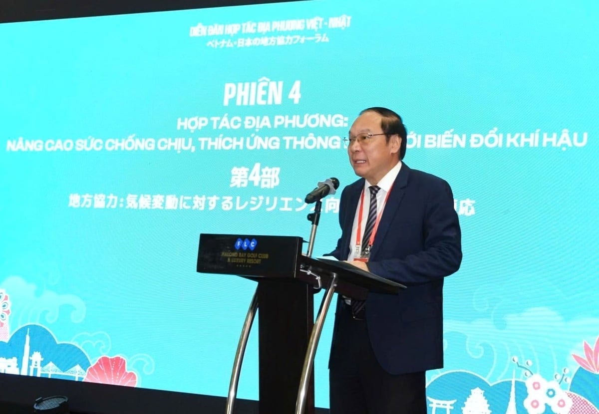 អនុរដ្ឋមន្ត្រីក្រសួងកសិកម្ម និងបរិស្ថាន លោក Le Cong Thanh សង្ឃឹមថា កិច្ចសហប្រតិបត្តិការរវាងវៀតណាម និងជប៉ុននឹងកាន់តែជិតស្និទ្ធឡើងលើមូលដ្ឋាននៃកិច្ចសហប្រតិបត្តិការក្នុងការសម្របខ្លួនទៅនឹងការប្រែប្រួលអាកាសធាតុ។ រូបថត៖ Trung Nguyen។ Thứ trưởng Bộ Nông nghiệp và Môi trường Lê Công Thành kỳ vọng quan hệ hợp tác giữa Việt Nam - Nhật Bản ngày càng chặt chẽ trên cơ sở hợp tác thích ứng biến đổi khí hậu. Ảnh: Trung Nguyên.