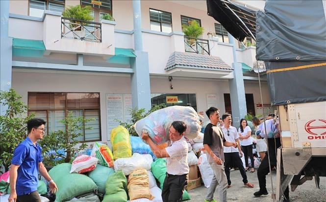 ຄຳບັນຍາຍຮູບພາບ