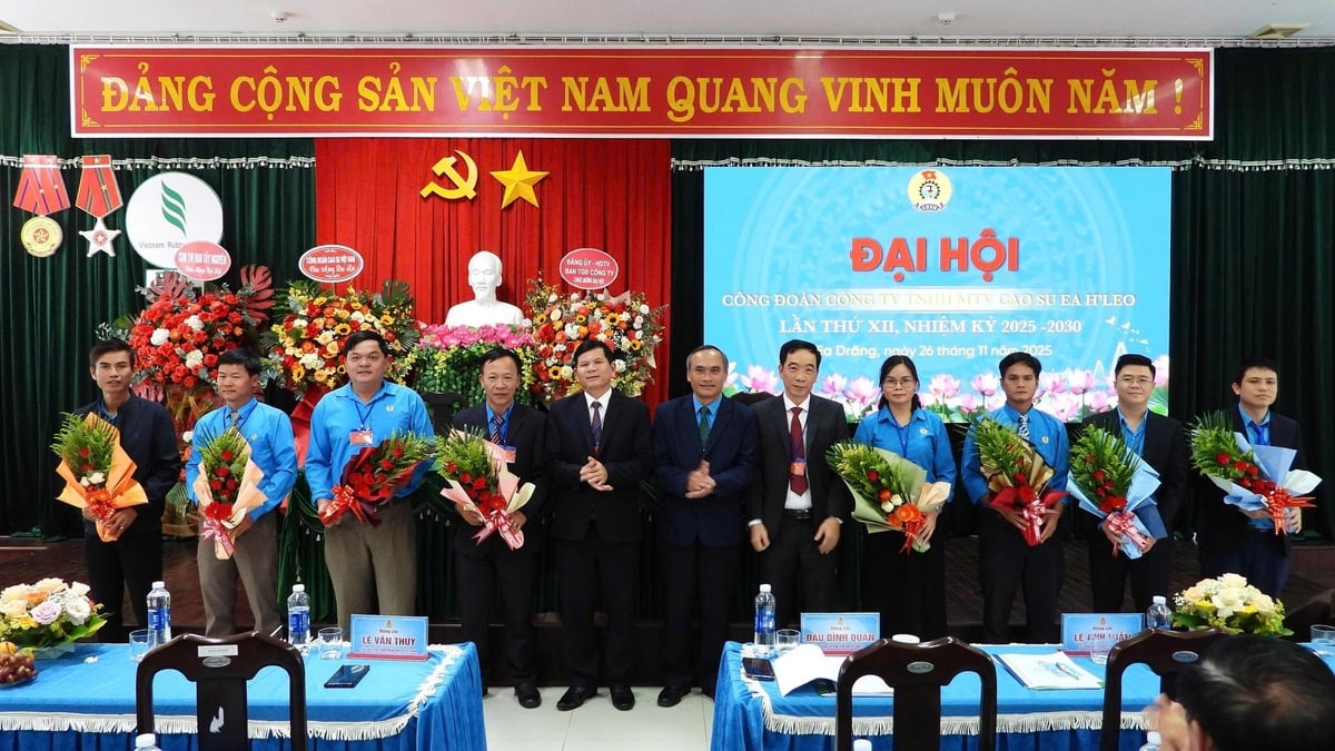 Ban chấp hành Công đoàn Cao su Ea H'leo nhiệm kỳ 2025 - 2030. Ảnh: Trường Ngữ.