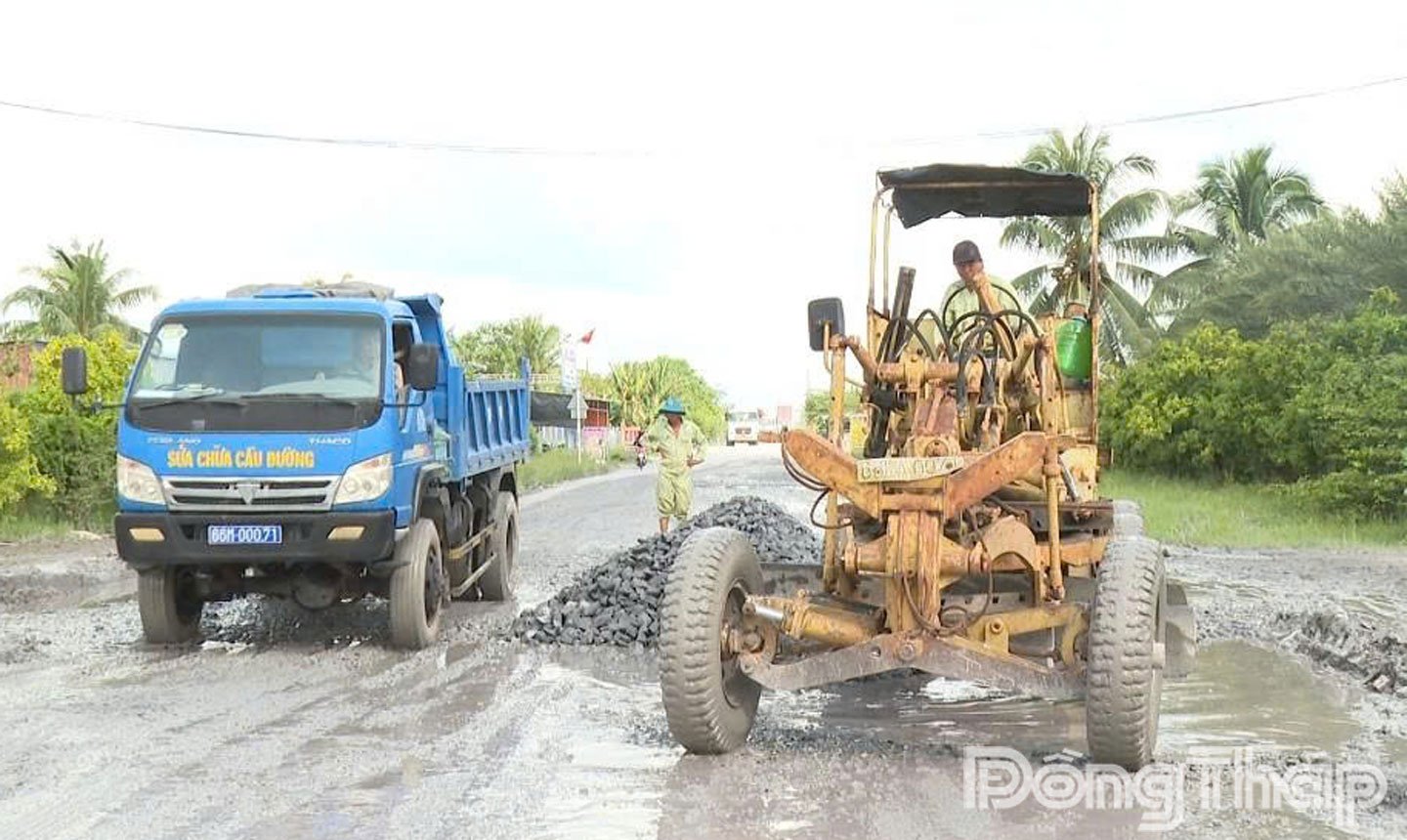 Stavební průmysl Dong Thap se po koupi společnosti Bao zaměřuje na opravy a obnovu dopravního systému.