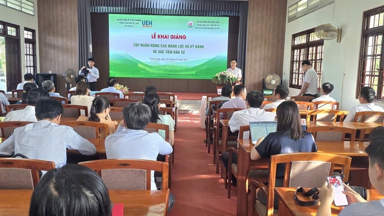 Vinh Long moderniseert investeringsbevorderingsteam voor nieuwe ontwikkelingsfase - Foto 1. Vĩnh Long nâng tầm đội ngũ xúc tiến đầu tư cho giai đoạn phát triển mới- Ảnh 1.