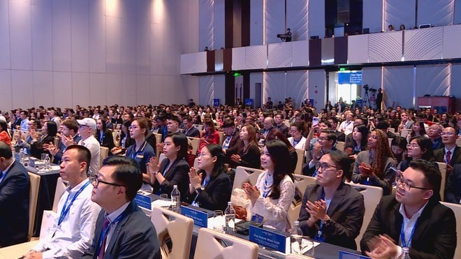 Hơn 500 trí thức trẻ và lãnh đạo toàn cầu đối thoại mở màn Diễn đàn Kinh tế mùa thu 2025 - Ảnh 1.