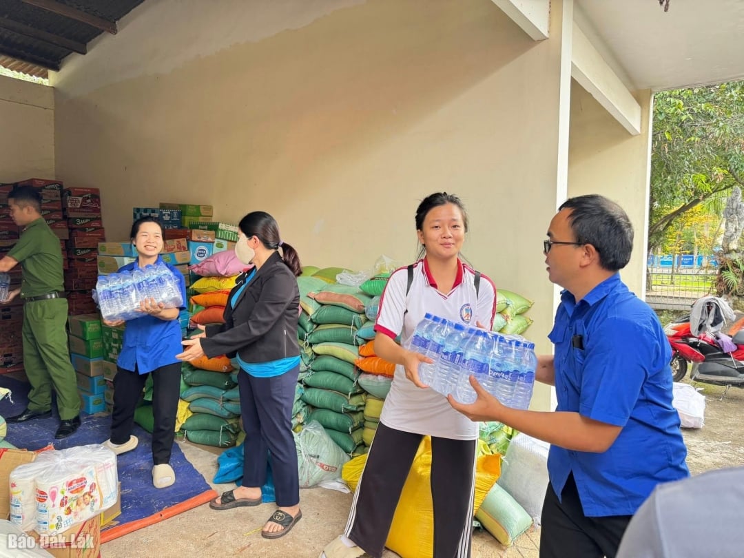 យុវជន Ea Wer ចូលរួម