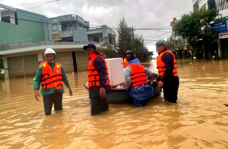 Masan Group sẻ chia cùng miền Trung: Hơn 124 tấn hàng thiết yếu được trao đến bà con vùng lũ- Ảnh 7.