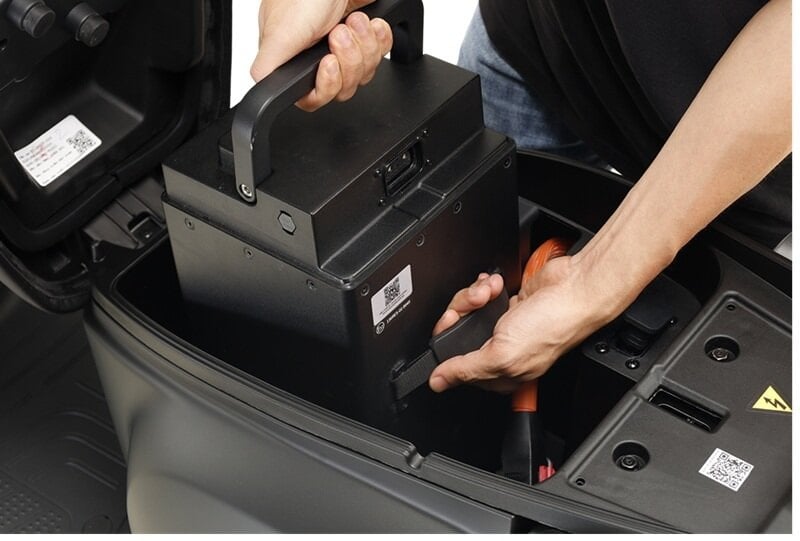 Baterai lithium 72V–30Ah untuk jangkauan hingga 120 km