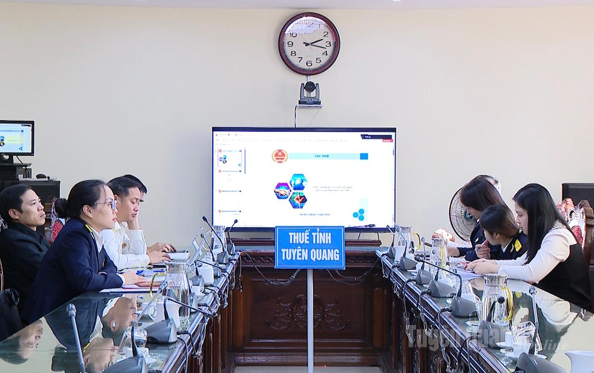 គណៈប្រតិភូបានចូលរួមវគ្គបណ្តុះបណ្តាលនៅទីស្នាក់ការពន្ធដារខេត្ត Tuyen Quang។