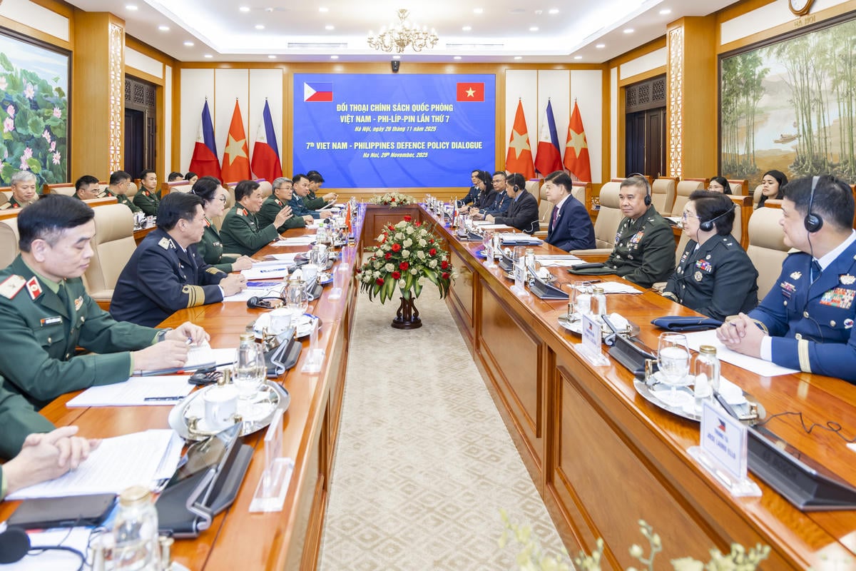 صحنه‌ی گفتگو. عکس: کوانگ وین.