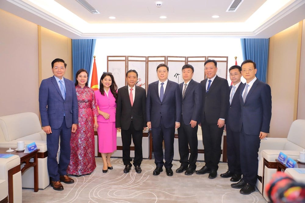 Vietnam - Guangxi (Tiongkok) tingkatkan kerja sama di bidang budaya, olahraga, dan pariwisata - foto 4