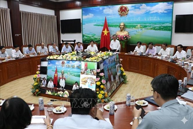 Подпись к фотографии