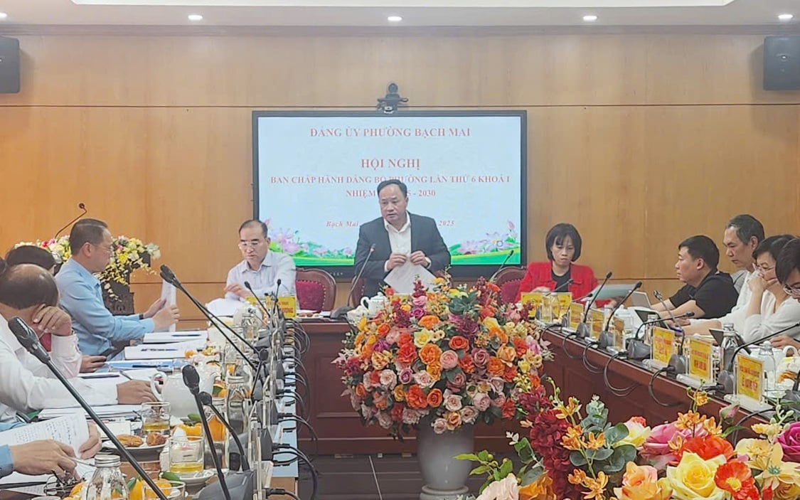 Bí thư Đảng ủy, Chủ tịch HĐND phường Bạch Mai Trần Quyết Thắng phát biểu