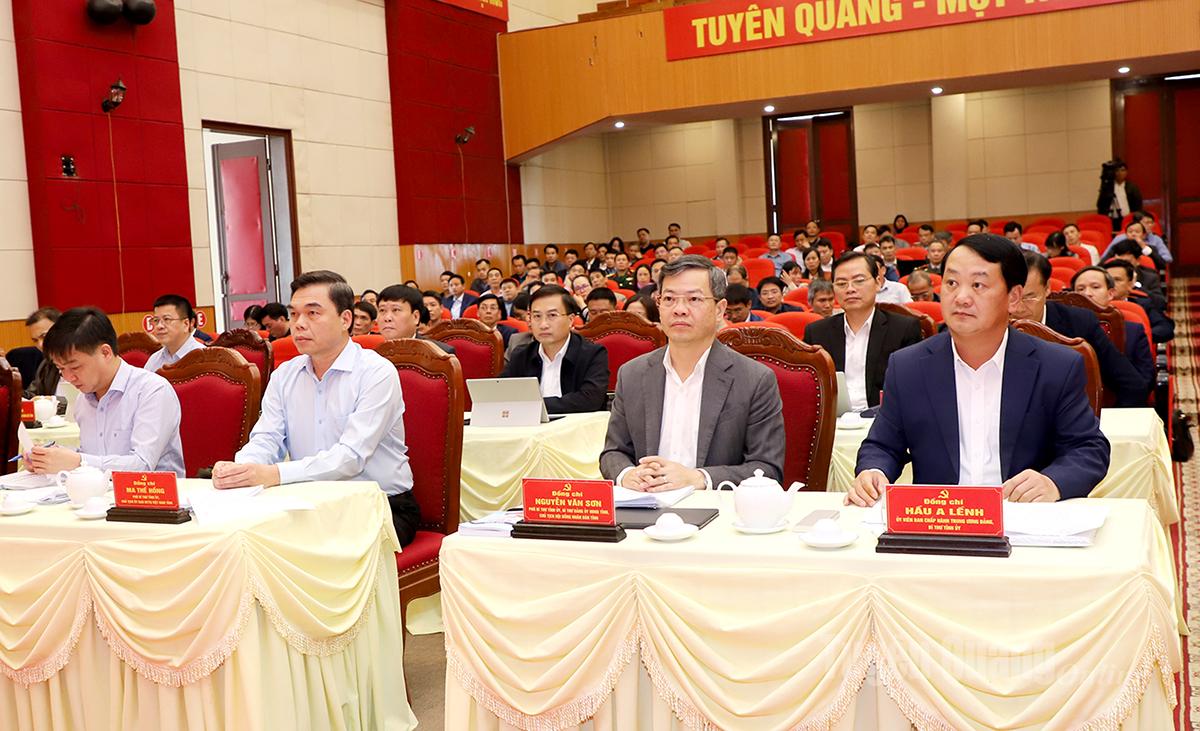 Vaste leden van het Provinciaal Partijcomité woonden de conferentie bij